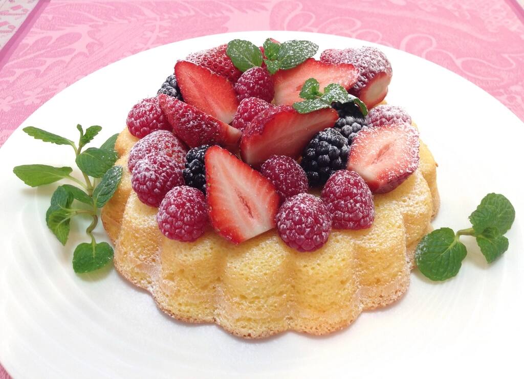 Erdei gyümölcsös torta, illusztráció